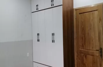 28. Tủ Quần Áo MDF Cánh Lùa 2m4 – Giải Pháp Lưu Trữ Hiện Đại Cho Phòng Ngủ Việt